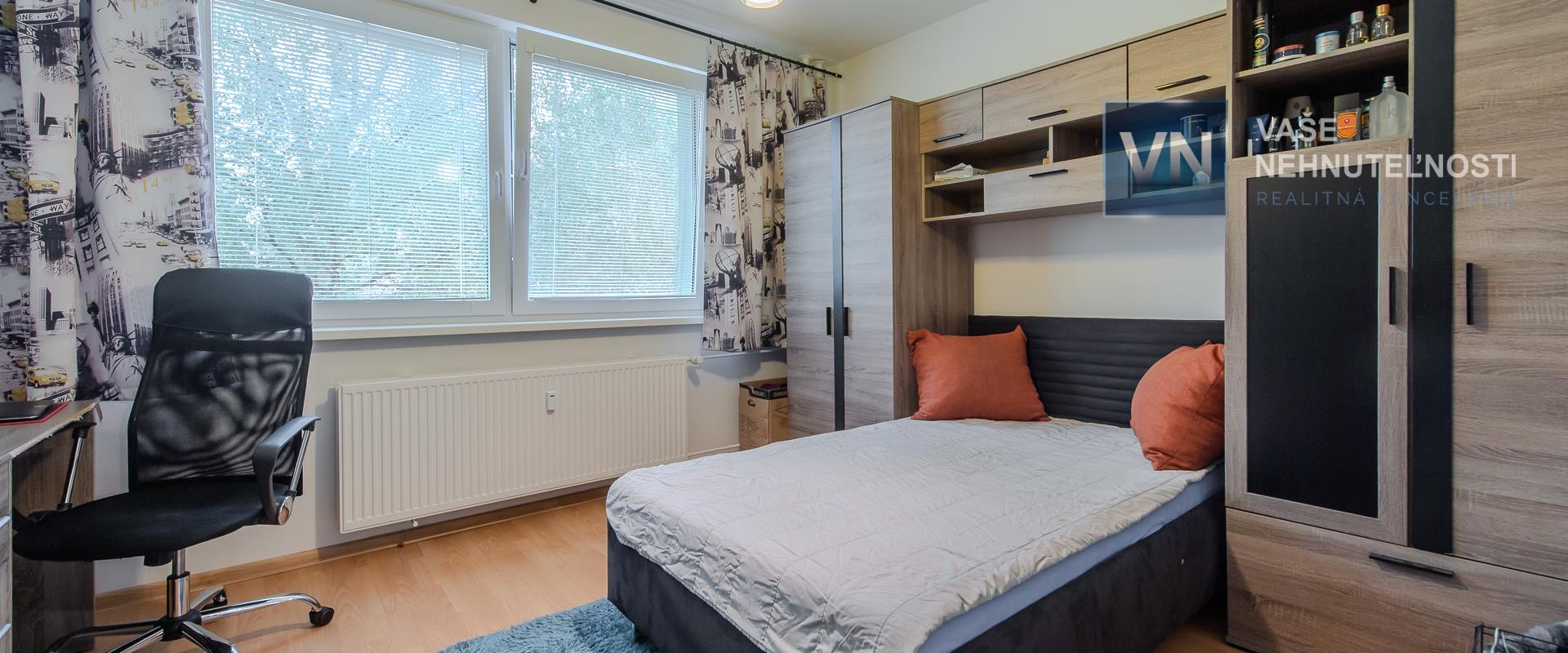 ZNÍŽENÁ CENA : PREDAJ 4 IZBOVÝ BYT NA PEKINSKEJ ULICI, ŤAHANOVCE