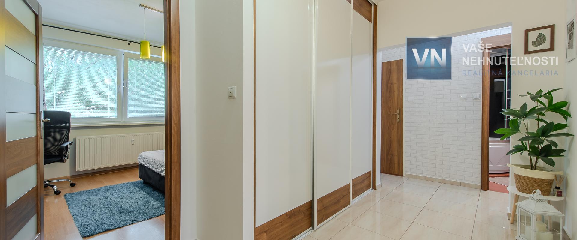 ZNÍŽENÁ CENA : PREDAJ 4 IZBOVÝ BYT NA PEKINSKEJ ULICI, ŤAHANOVCE