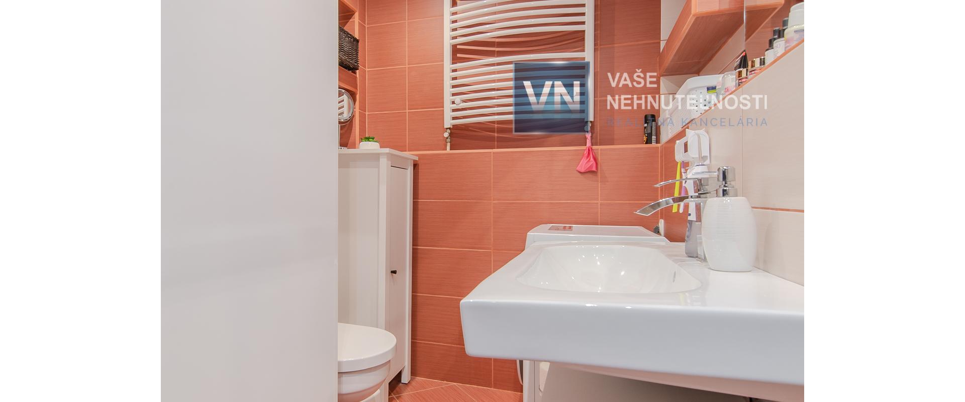 ZNÍŽENÁ CENA : PREDAJ 4 IZBOVÝ BYT NA PEKINSKEJ ULICI, ŤAHANOVCE