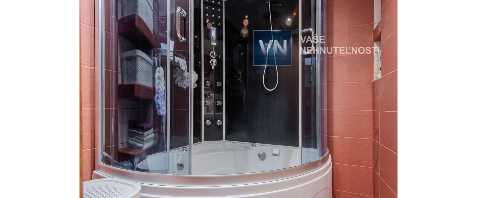 ZNÍŽENÁ CENA : PREDAJ 4 IZBOVÝ BYT NA PEKINSKEJ ULICI, ŤAHANOVCE