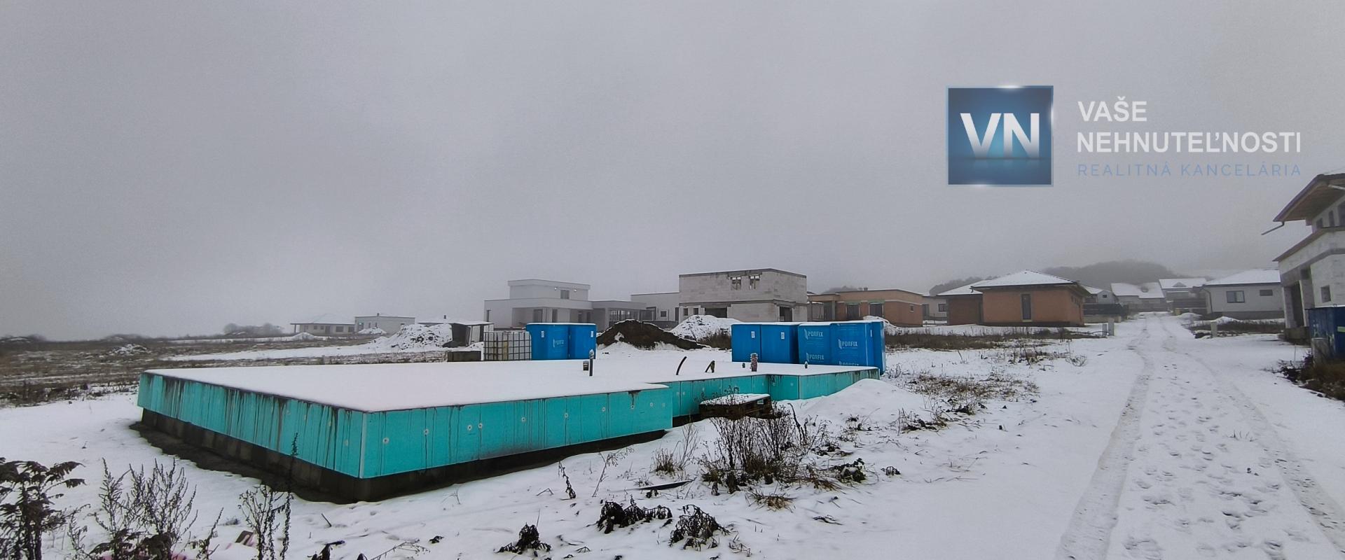 Pozemok v obci Svinia pripravený na okamžitú výstavbu