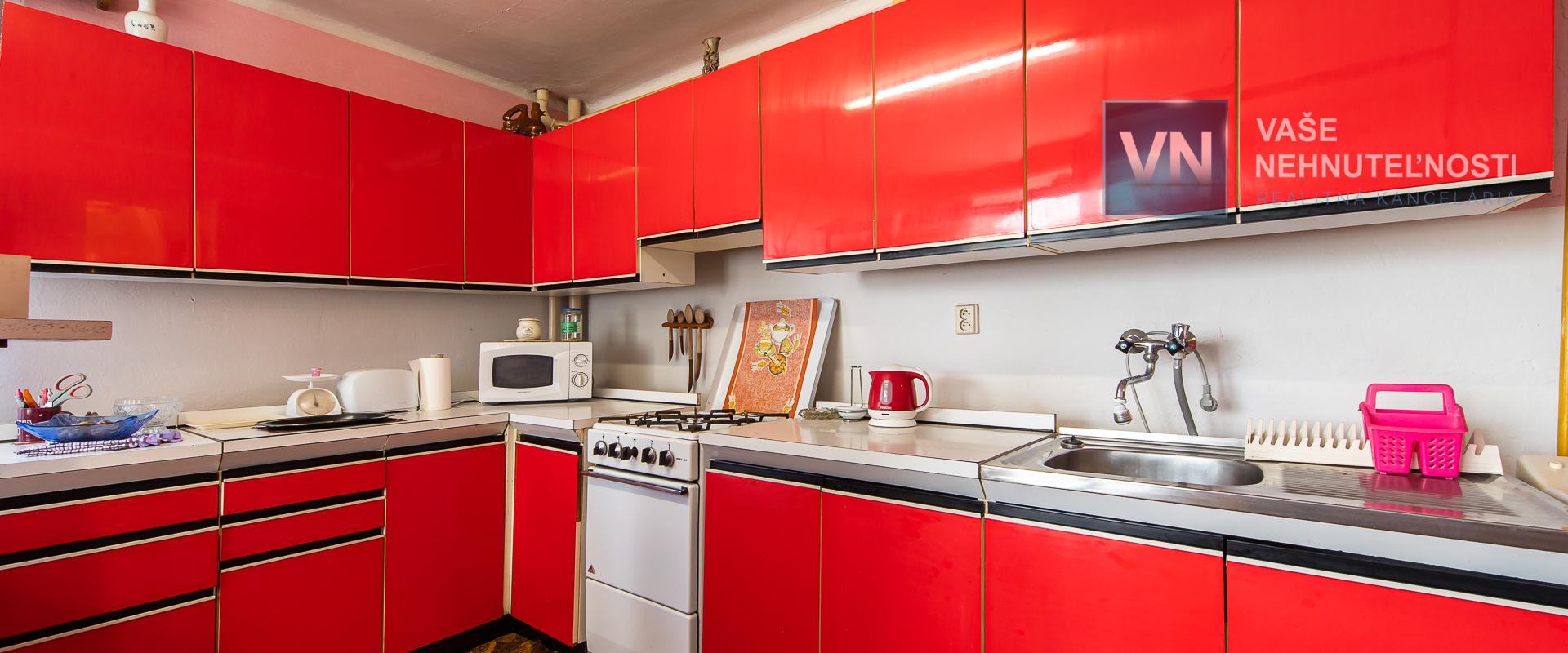 ZNÍŽENÁ CENA !!! RODINNÝ DOM V PREŠOVE S VEĽKÝM POZEMKOM