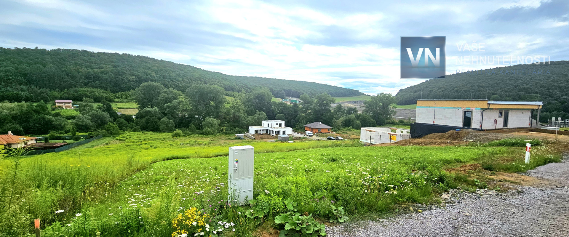 Stavebný pozemok s IS v novej lokalite – Kanaš (1063 m²)