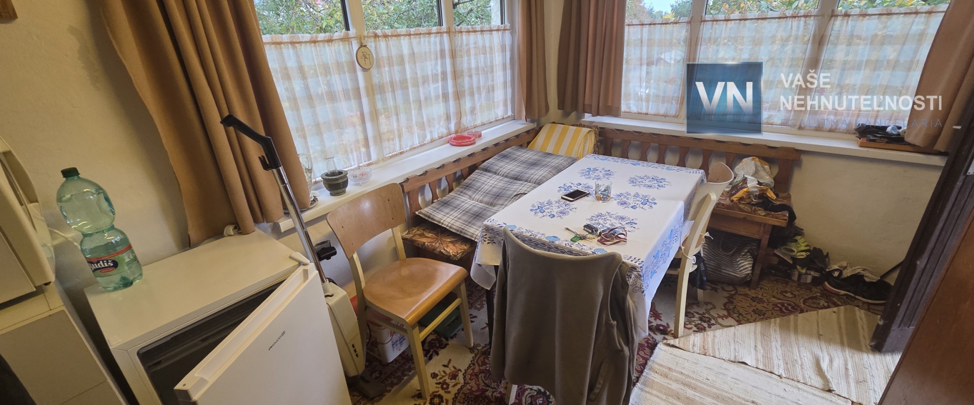 Chata na predaj, Bankov