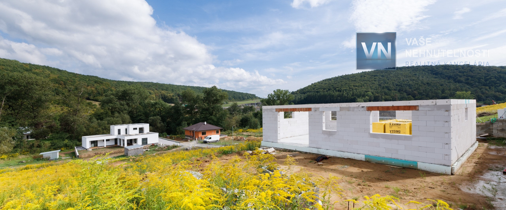 Na predaj:  Rodinný dom v štádiu hrubej stavby v top lokalite – Veľký Šariš – Kanaš