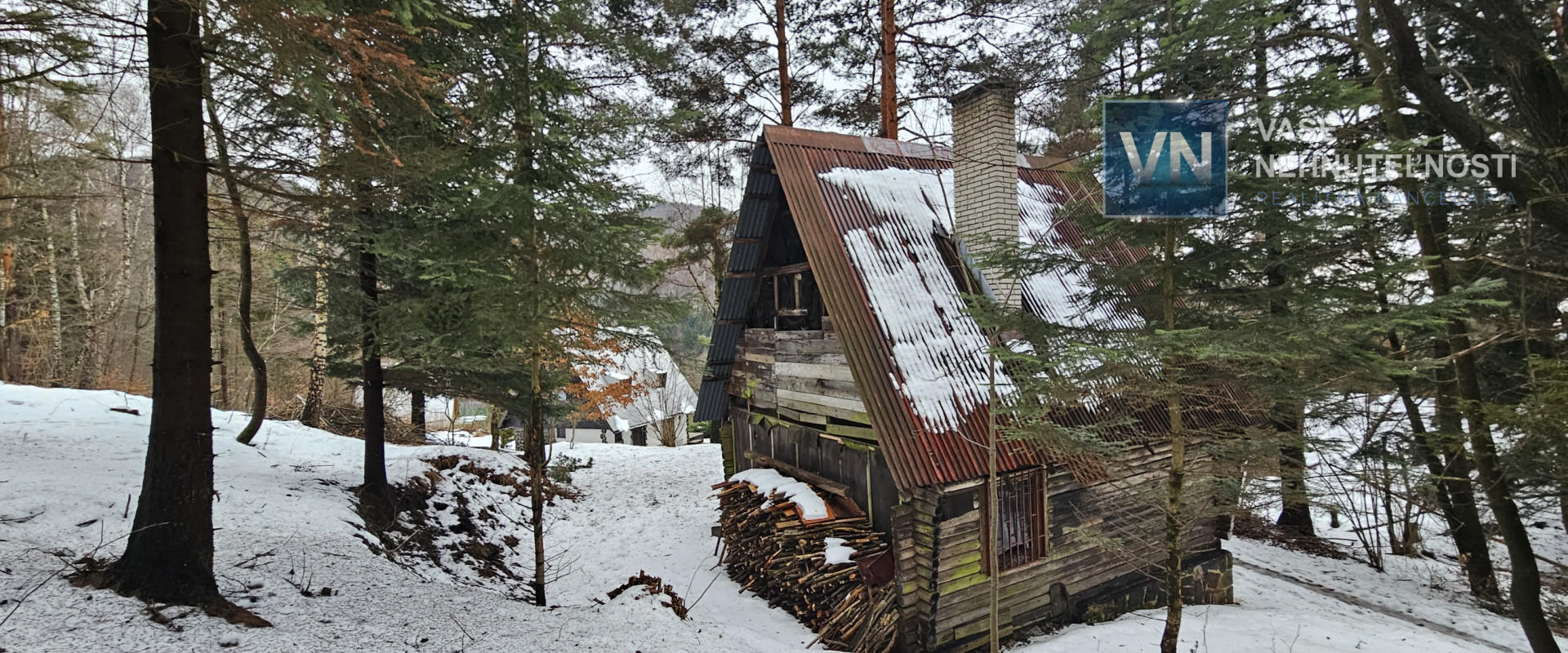 Na predaj veľký pozemok s chatkou v rekreačnej oblasti Drienica