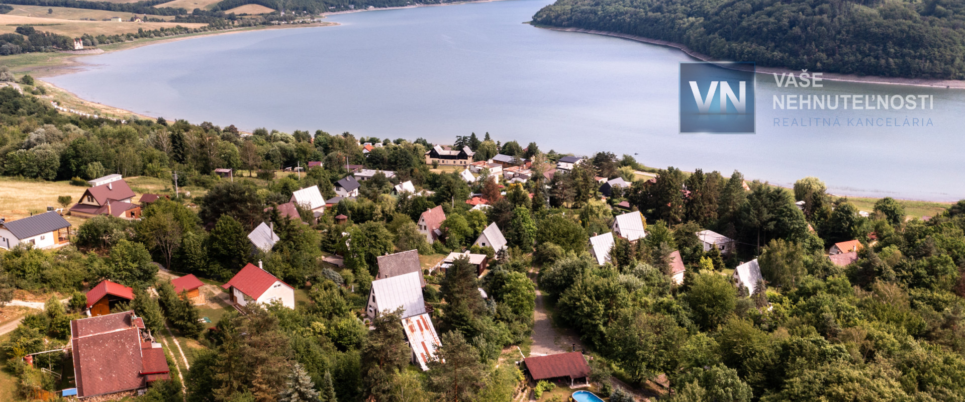 ŠTÝLOVÁ DREVENÁ CHATA S BAZÉNOM | DOMAŠA – NOVÁ KELČA
