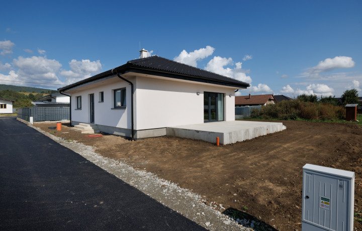 Na predaj:  Rodinný dom v štádiu hrubej stavby v top lokalite – Veľký Šariš – Kanaš