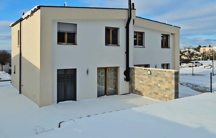 Na predaj novostavba-holodom rodinného domu Záborské