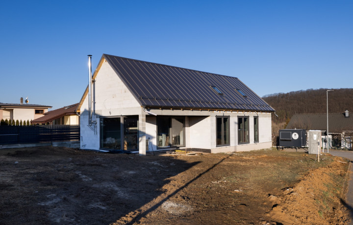 Na predaj novostavba rodinného domu s galériou Kanaš