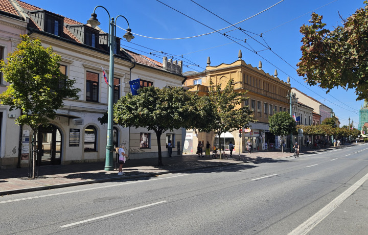 PRENÁJOM | KANCELÁRIE V CENTRE PREŠOVA | HLAVNÁ ULICA | PARKOVANIE
